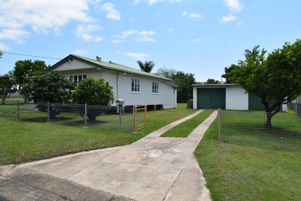 Tin Can Bay'S Sleepy Lagoon Motel Exterior photo