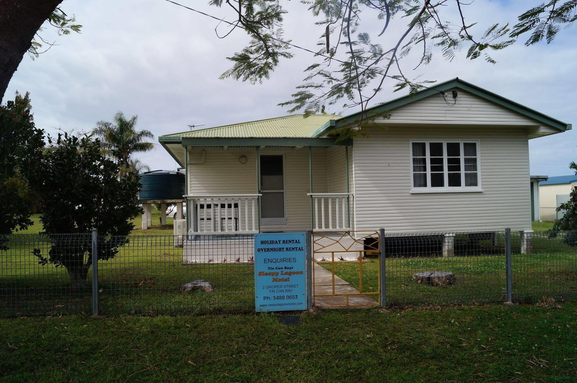 Tin Can Bay'S Sleepy Lagoon Motel Exterior photo