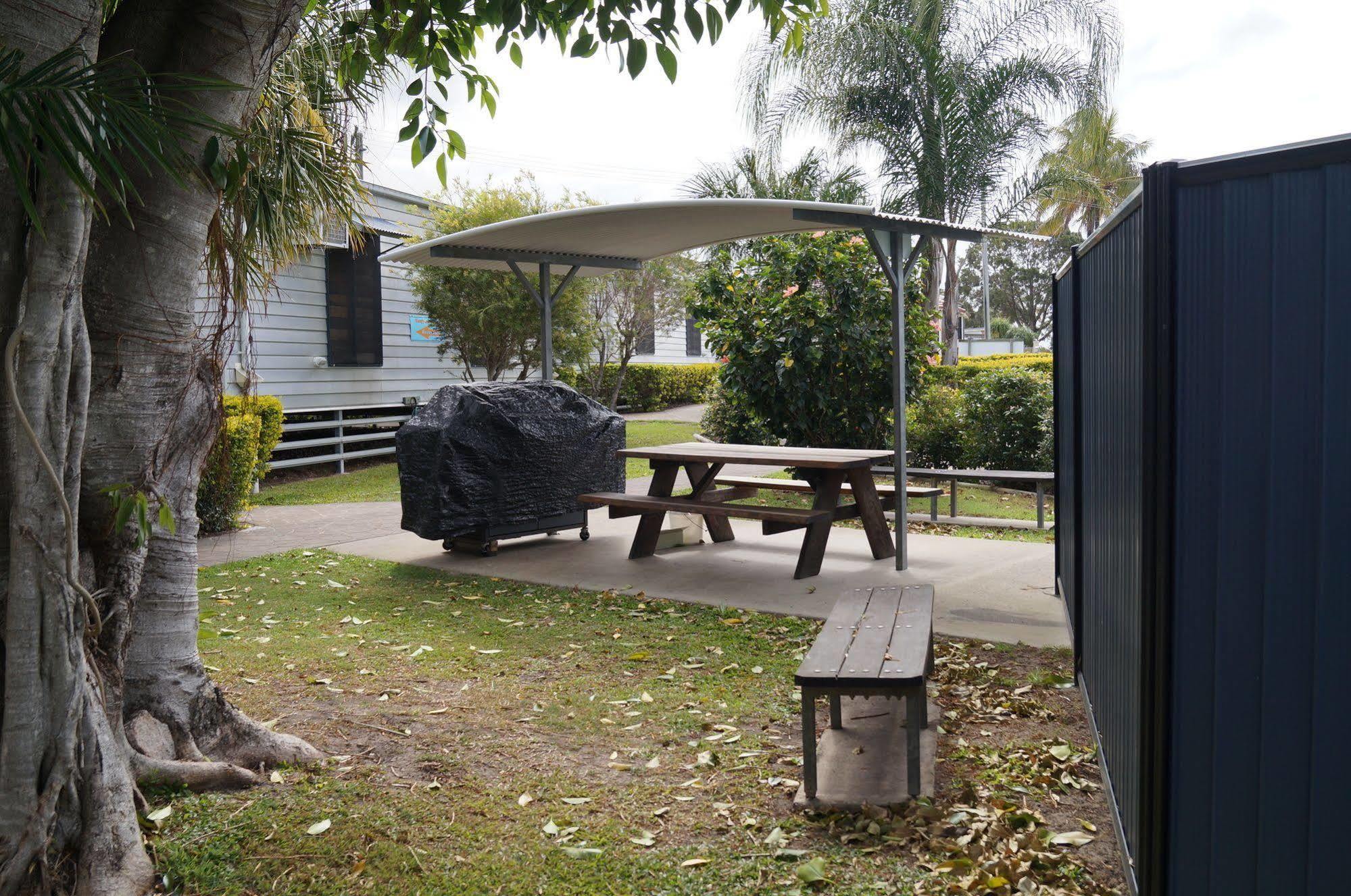 Tin Can Bay'S Sleepy Lagoon Motel Exterior photo